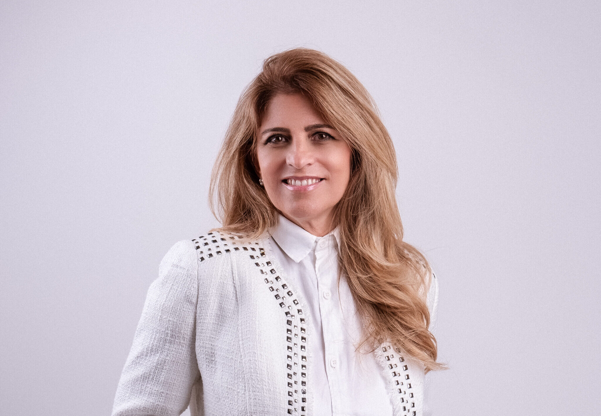 Simone Gomes – 40 anos de história, técnica e liderança na beleza