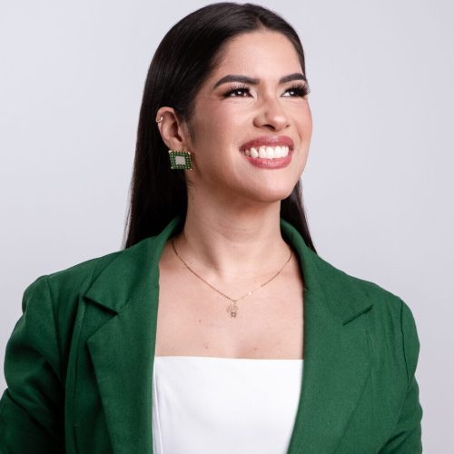 CAROL DOS ANJOS – Organizar a casa é só o começo. O que eu realmente organizo é a mulher que vive dentro dela.