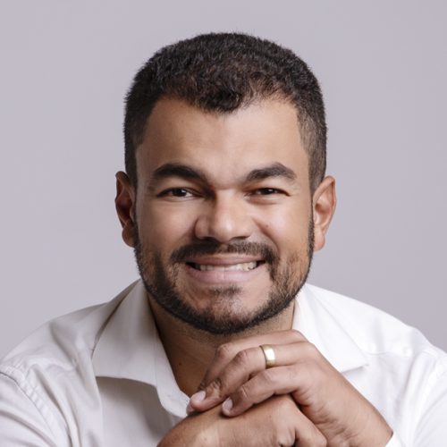 Empresário de alto padrão tem nome, Fabricio Rocha Santos.